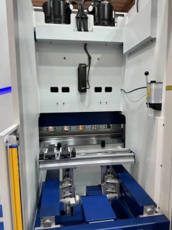 Pressa Piegatrice elettrica MVD 1250 X 40 TON CNC 4assi