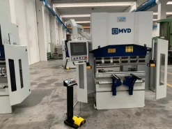 Pressa Piegatrice idraulica MVD 1250 X 40 TON CNC