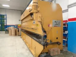 19#3528 Pressa piegatrice Minali da 8200x80 Ton