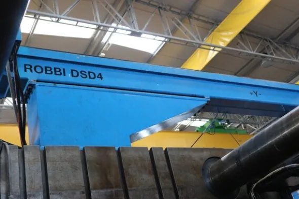 29#5528 Pressa Sandretto Mega HC e robot Jrobi