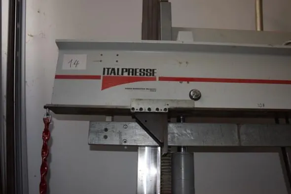 14#2326 Pressa strettoio Italpresse Nuovo Program