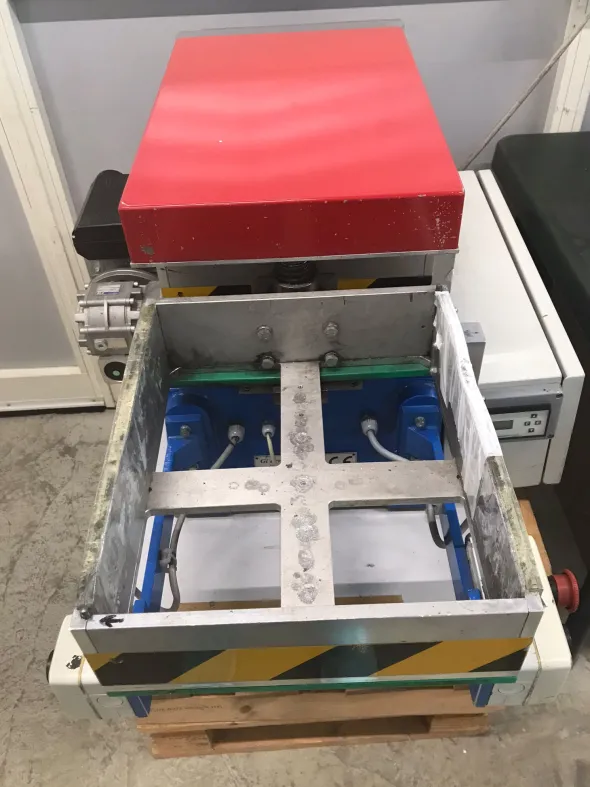 pressa termosaldatrice SB 200 RO BLISTERATRICE