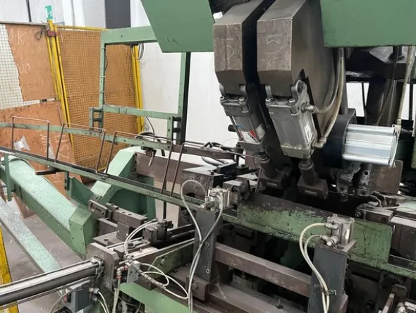 9#8297 Pressopiegatrice Omas con punta automatica