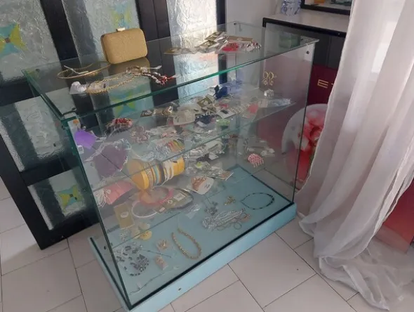 1#8057 Prodotti per centro estetico e parrucchiera.