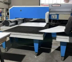 PUNZONATRICE CNC FINN POWER