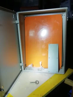 QUADRO ELETTRICO metallo dimensioni : 700 x 500 x 250