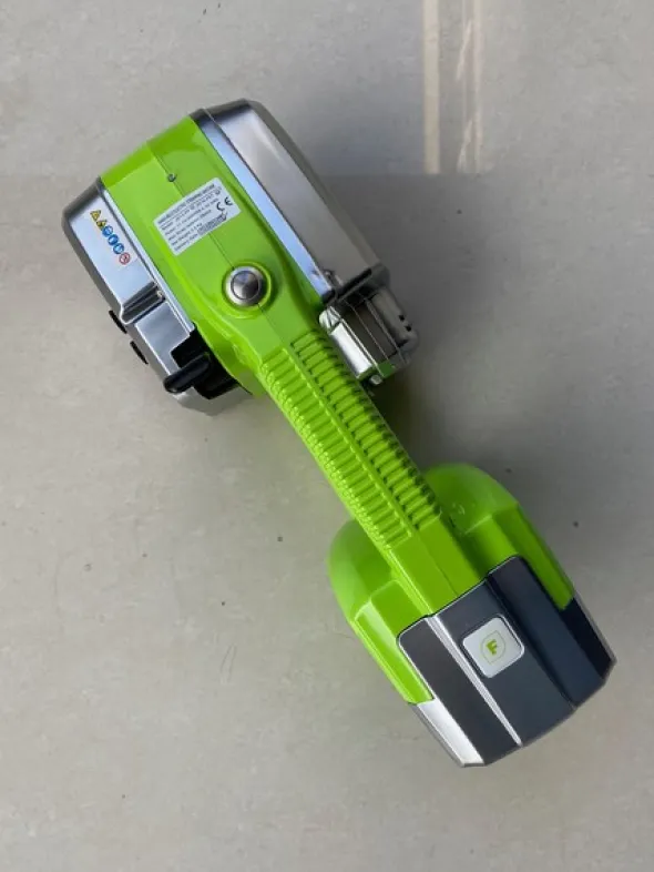 7#4978 Reggiatrice manuale a batteria