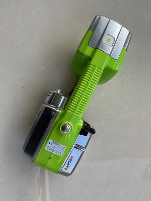 7#4978 Reggiatrice manuale a batteria