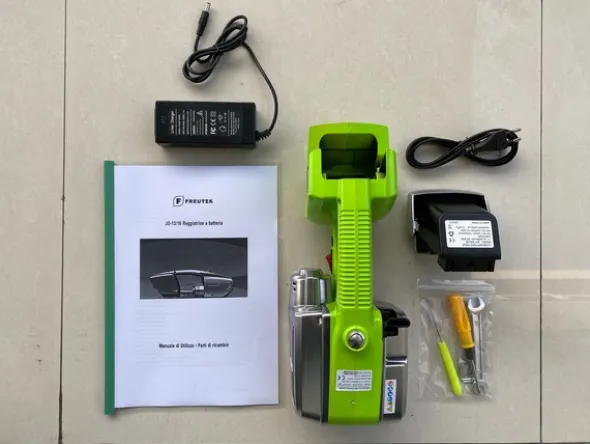 7#4978 Reggiatrice manuale a batteria