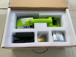 7#4978 Reggiatrice manuale a batteria