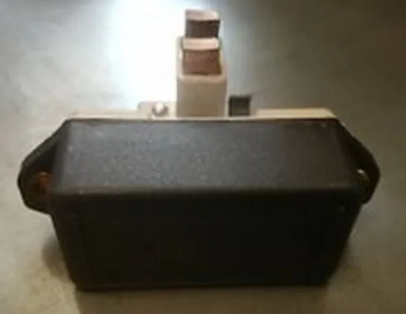 10#7584 Regolatori di tensione