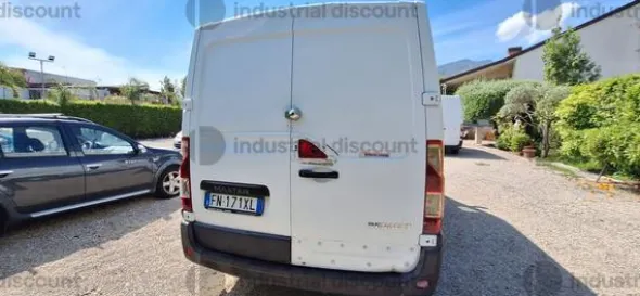 2#9332 Renault Master