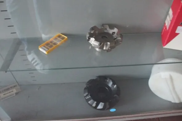 13#69640 Ricambi e utensili officina meccanica