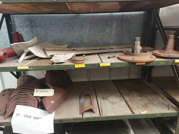 242#8002 Ricambi per macchine agricole Case