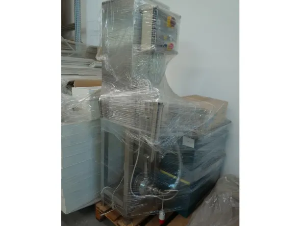 Riempitrice per flaconi e bottiglie