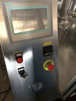 2#79980 Riempitrice per tubi di plastica e refrigeratore industriale
