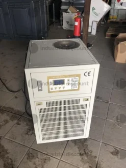 2#79981 Riempitrice per tubi di plastica e refrigeratore industriale