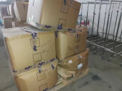1#8180 Rimanenze di magazzino abbigliamento e macchine per confezionamento