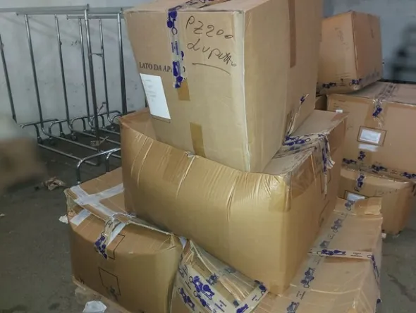 1#8180 Rimanenze di magazzino abbigliamento e macchine per confezionamento
