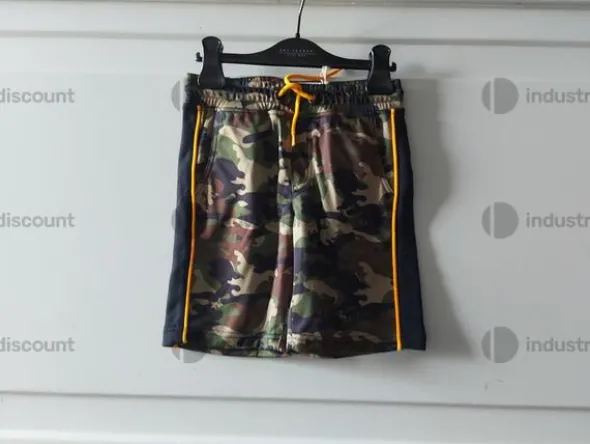 2#10090 Rimanenze di magazzino di abbigliamento