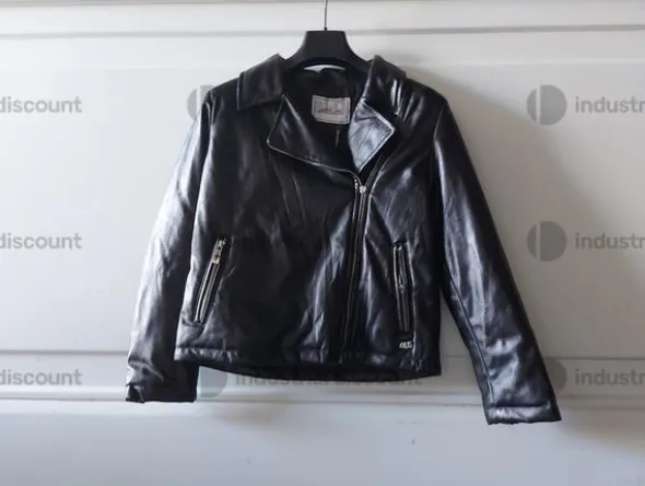 2#10090 Rimanenze di magazzino di abbigliamento