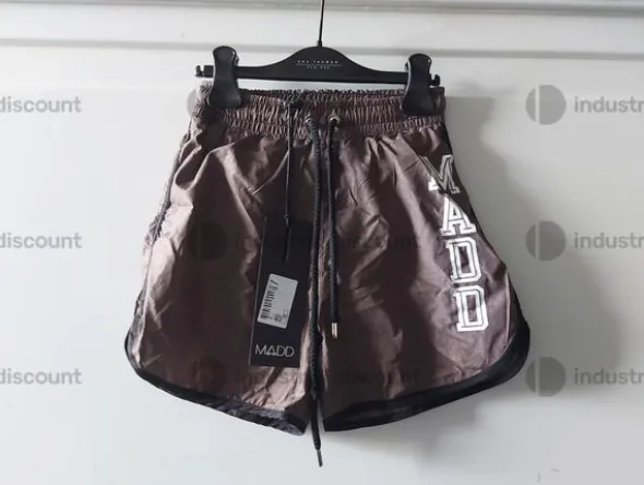 2#10090 Rimanenze di magazzino di abbigliamento