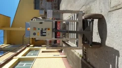Rimorchio attrezzato sostituzione batterie
