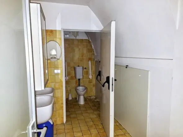 #2515027 Ristorante in palazzo storico e servizi