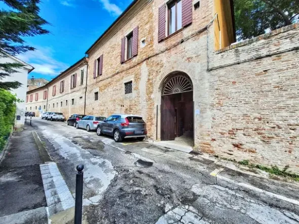 #2515027 Ristorante in palazzo storico e servizi
