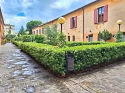 #2515027 Ristorante in palazzo storico e servizi