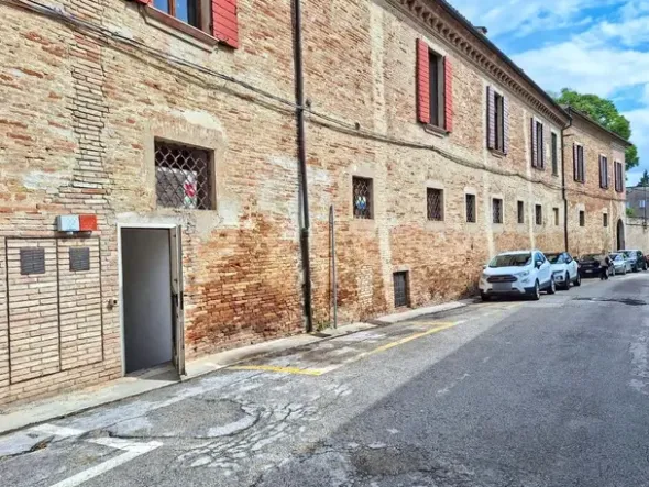 #2515027 Ristorante in palazzo storico e servizi