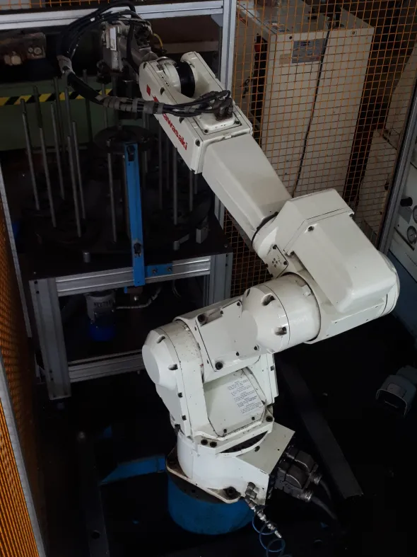 Robot Kawasaki 6 assi
