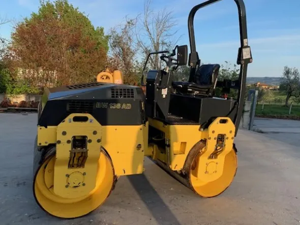 4#6189 Rullo Bomag