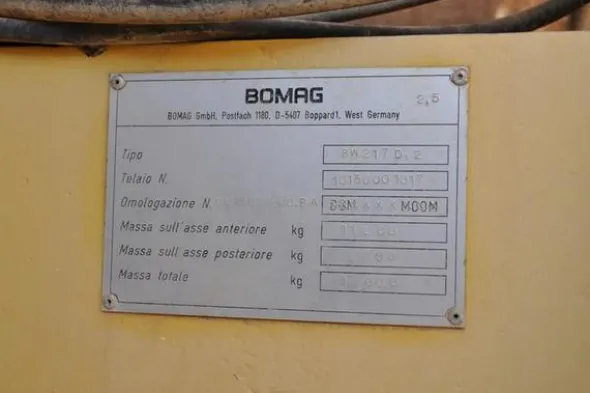 5#3834 Rullo compattatore Bomag