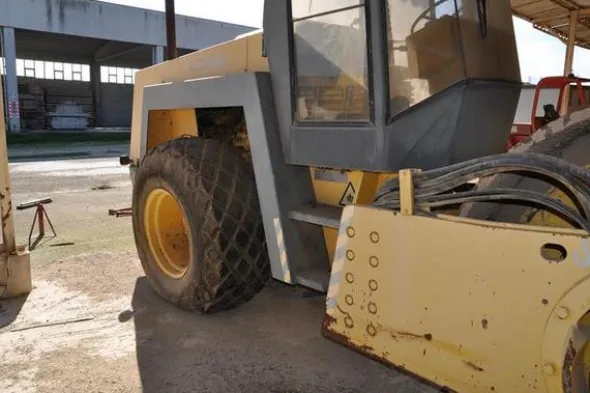5#3834 Rullo compattatore Bomag