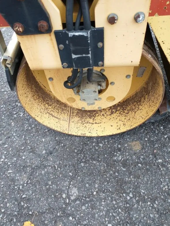 13#5701 Rullo compattatore Dynapac CC102