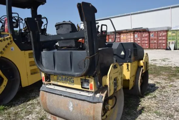3#3367 Rullo vibrante BOMAG BW 138 AD