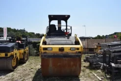 2#3367 Rullo vibrante Bomag BW 141 AD-4