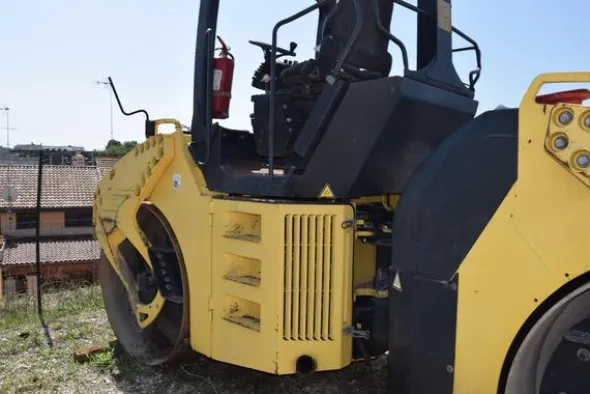 2#3367 Rullo vibrante Bomag BW 141 AD-4