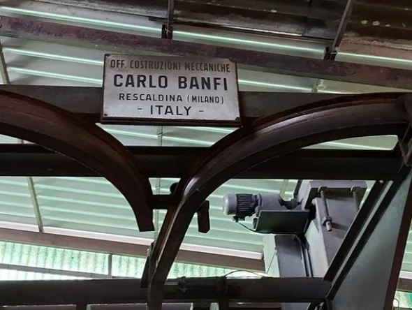 7#6341 Sabbiatrice Carlo Banfi e scaffaltura