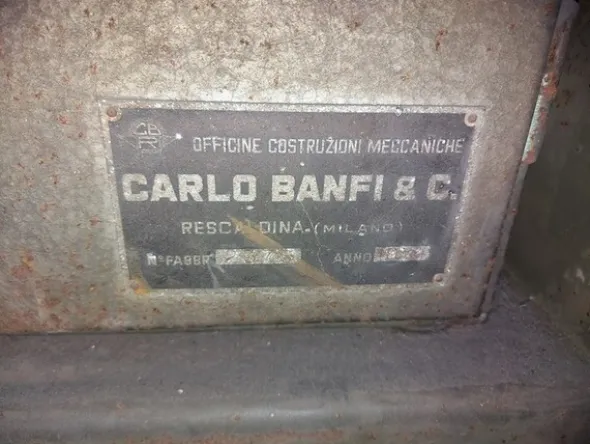 7#6341 Sabbiatrice Carlo Banfi e scaffaltura