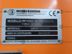 9#9186 Saldatrice per fondi con gruetta Fassi