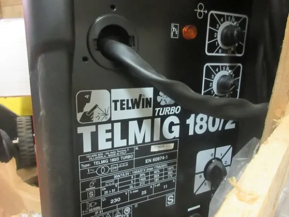 390#7087 Saldatrice Telwin