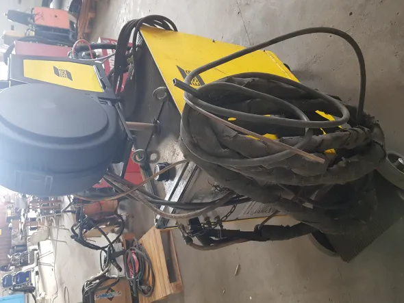 SALDATRICE USATA ESAB LAY 500
