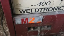 8#5049 Saldatrice Weldtronic e trapano a colonna Serrmac