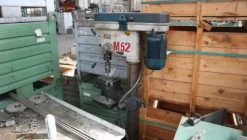8#5049 Saldatrice Weldtronic e trapano a colonna Serrmac