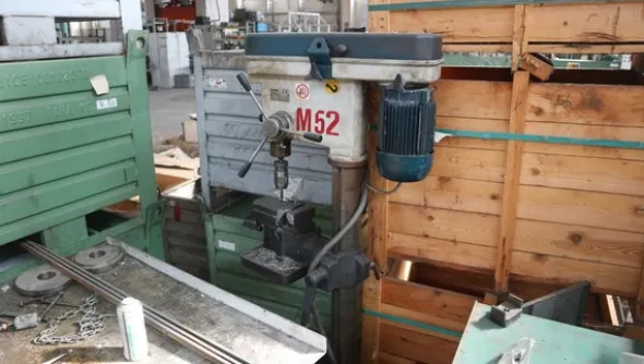 8#5049 Saldatrice Weldtronic e trapano a colonna Serrmac