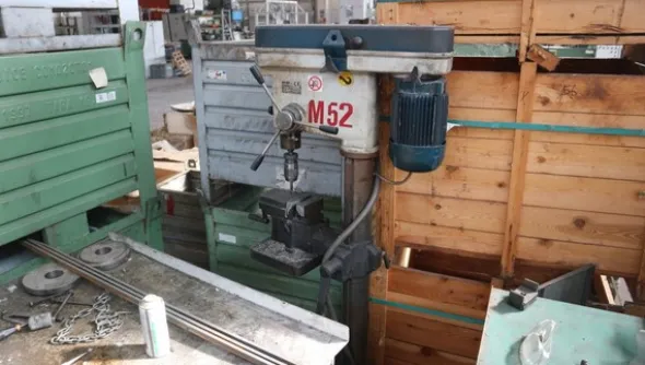 8#5049 Saldatrice Weldtronic e trapano a colonna Serrmac