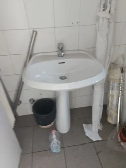 2#8503 Sanitari ed impianti elettrici vari