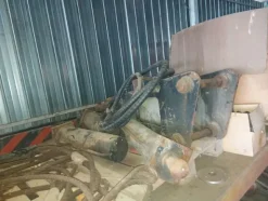 2#7277 Scaffalatura in ferro e attrezzatura